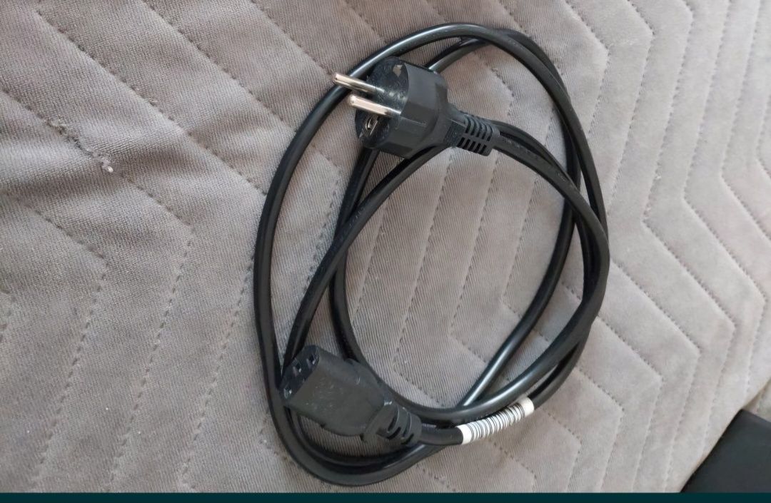 Kabel zasilający komputerowy o długości 1.7 m