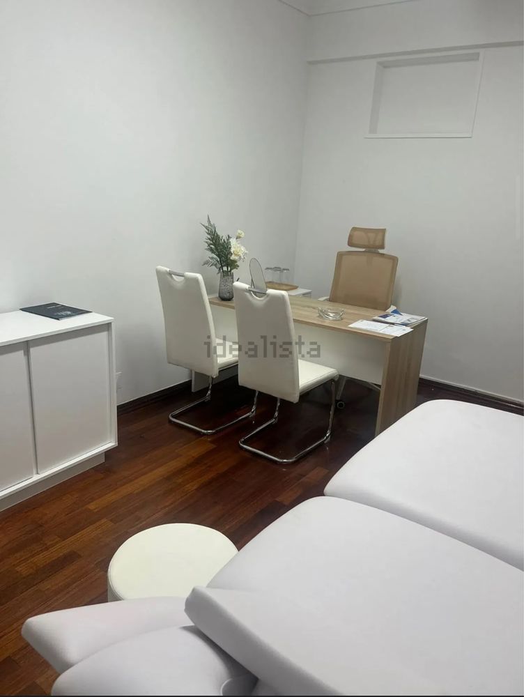 Clinica dentaria Trespasse com renda 735€ AV. ALMIRANTE REIS