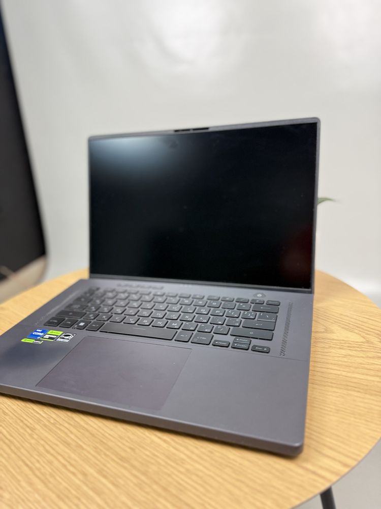 Asus rog Zephyrus g16 2024