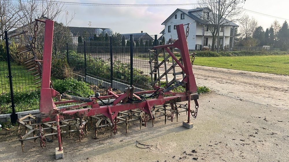 Brona 5 - polowa składana hydraulicznie