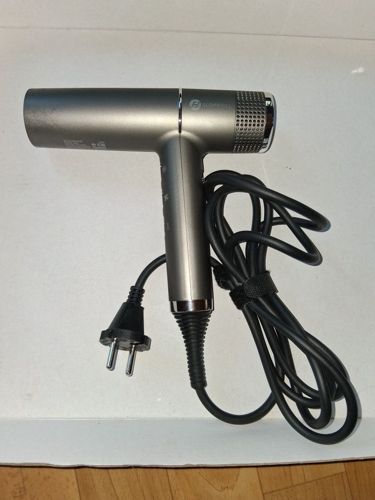 Suszarka do włosów,  2000W, waga 300g, zasilacz 2m