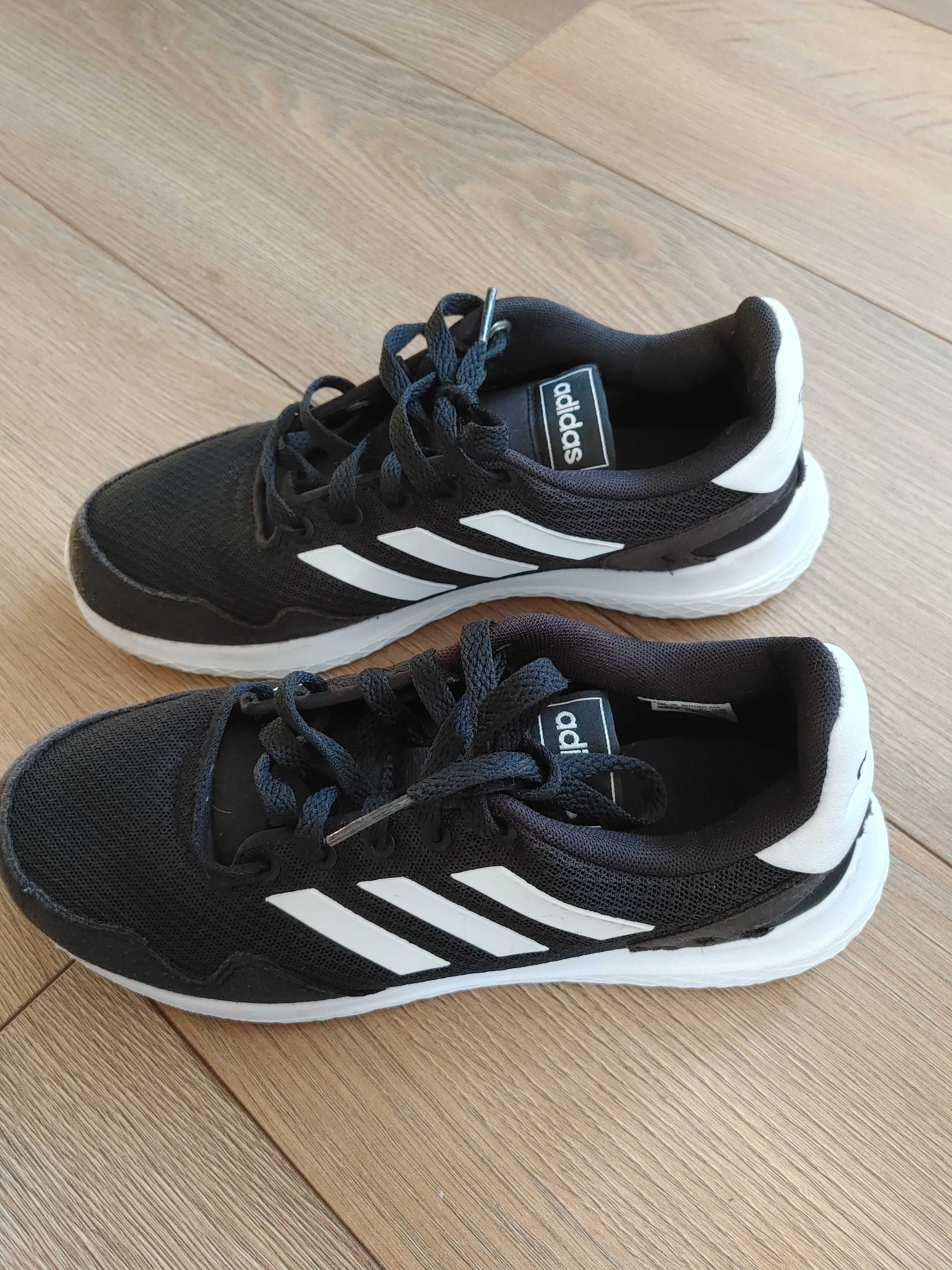 Buty adidas,lekkie sportowe stan idealny. Roz. 37.5