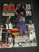 Revista All Stars of the NBA de 1995 com poster gigante.