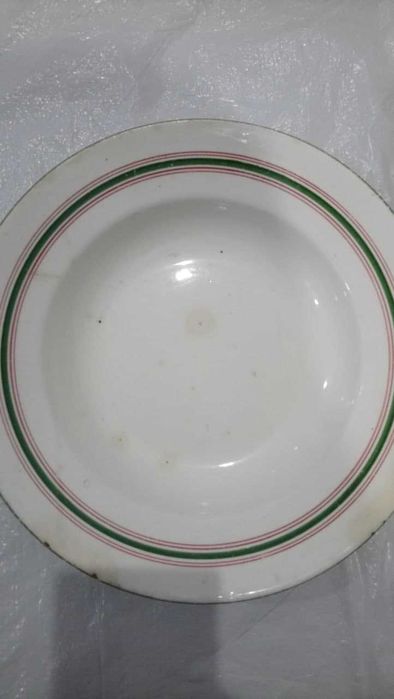 Тарілки глибокі плоскі ретро миски