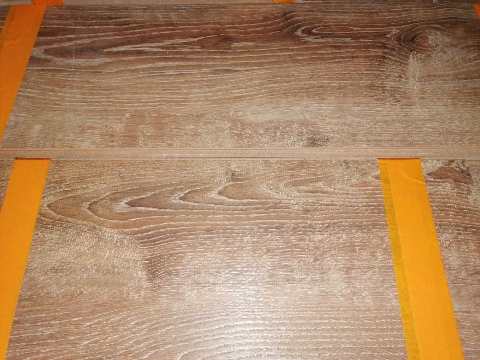 Panele podłogowe laminowane. Nie jodełka.