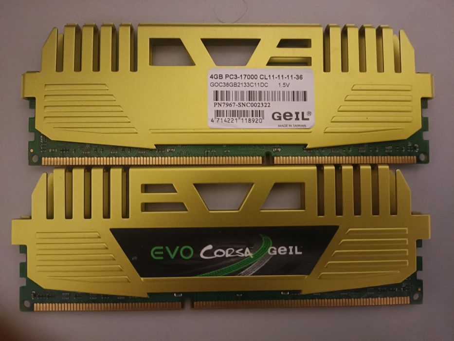 Módulos RAM GeIL Evo Corsa  8GB PC3-17000