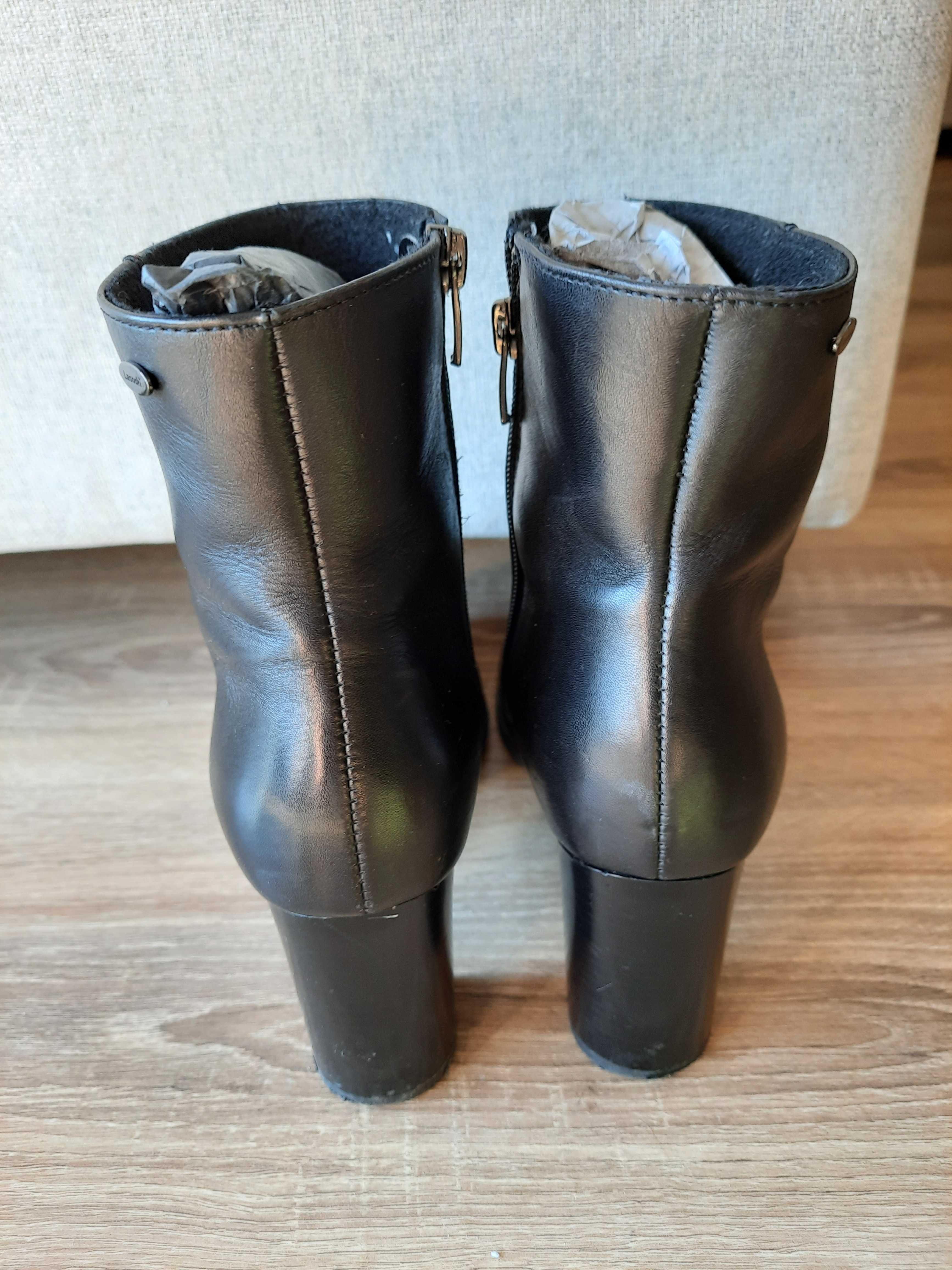 Botki Lasocki 4103-02 czarne na obcasie