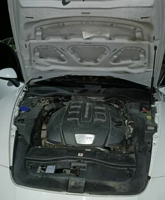 Продам Porsche Cayenne 3л