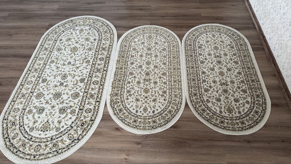 Комплект килимів для спальні