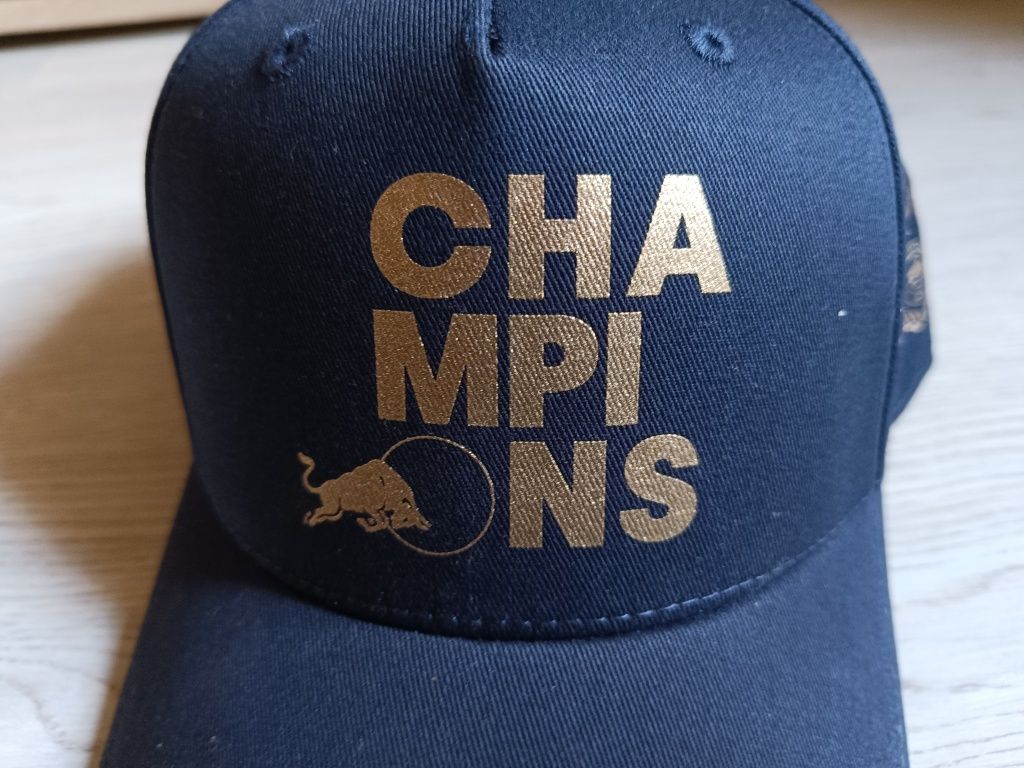 Oryginalna Czapka Red Bull champions F1 Oracle Red Bull racing