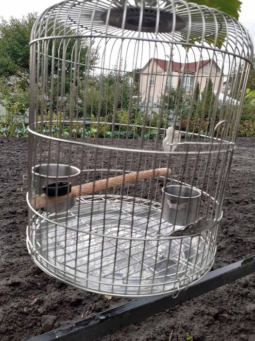 Продам клітку для канерів і папуги