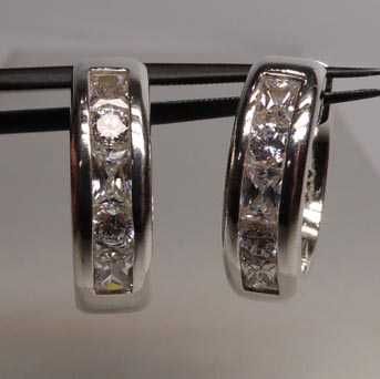 Esprit srebrne kolczyki koła prostokątne i okrągłe cyrkonie.