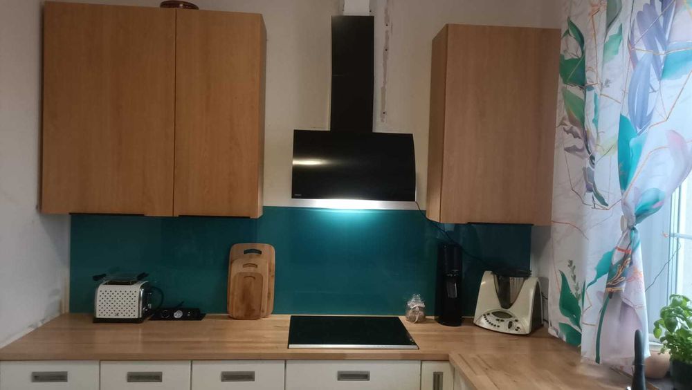 Piękna, nowoczesna kuchnia, dębowe blaty- jak nowa!