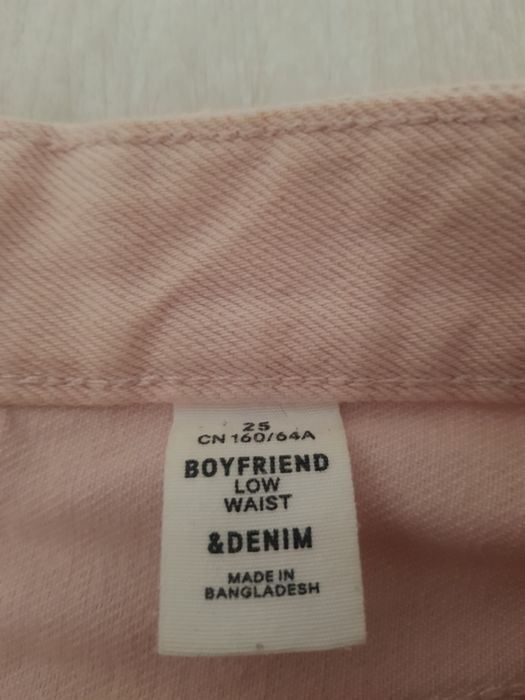 Pudroworóżowe jeansy h&m