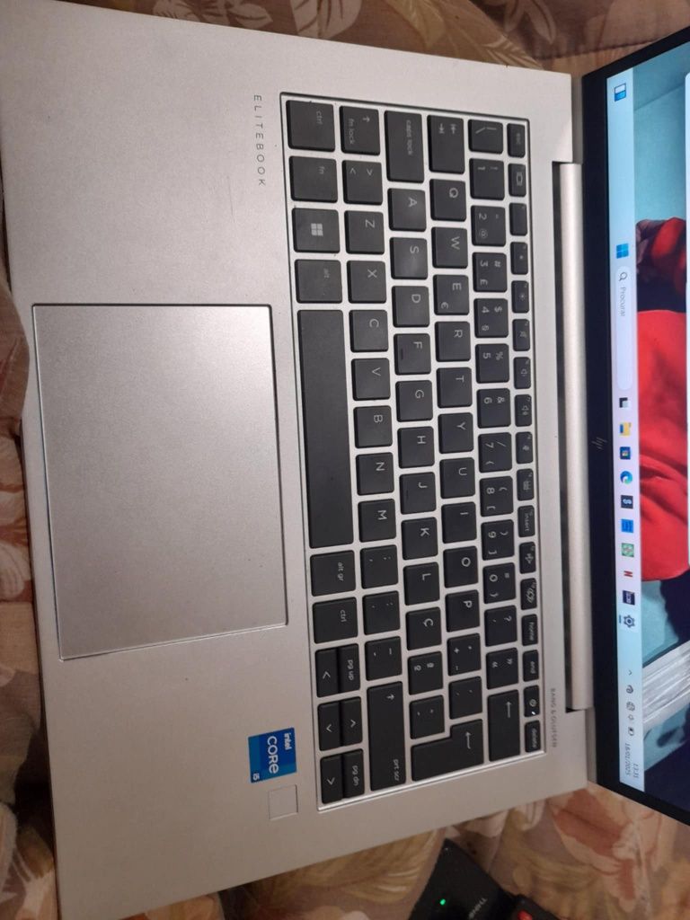 Portatil hp elitebook 840 g9 i5 Intel core  16 GB