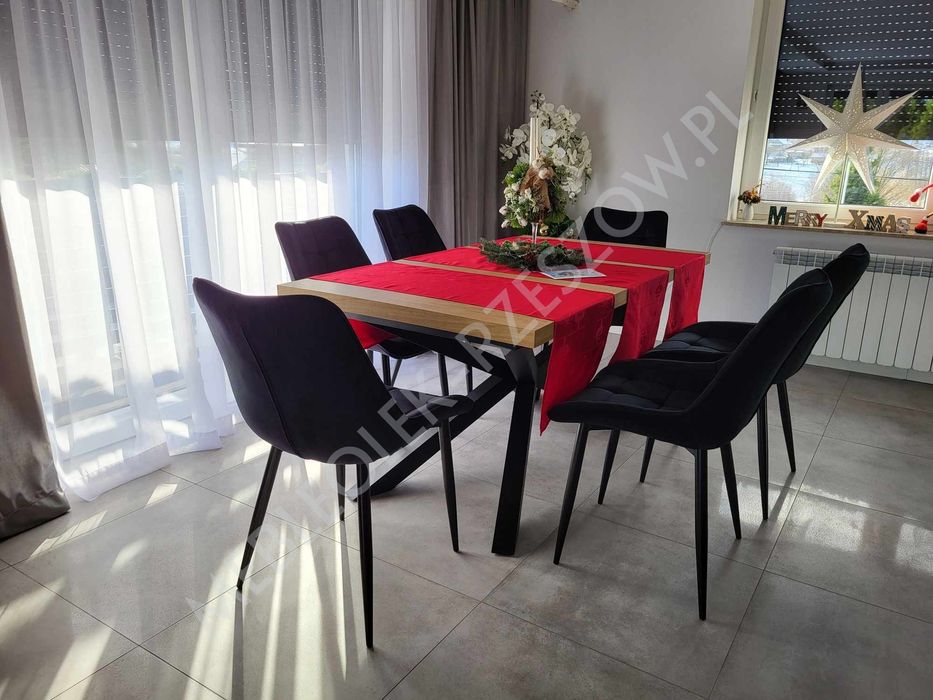 Duży nowy stół na metalowej podstawie pająk rozkładany