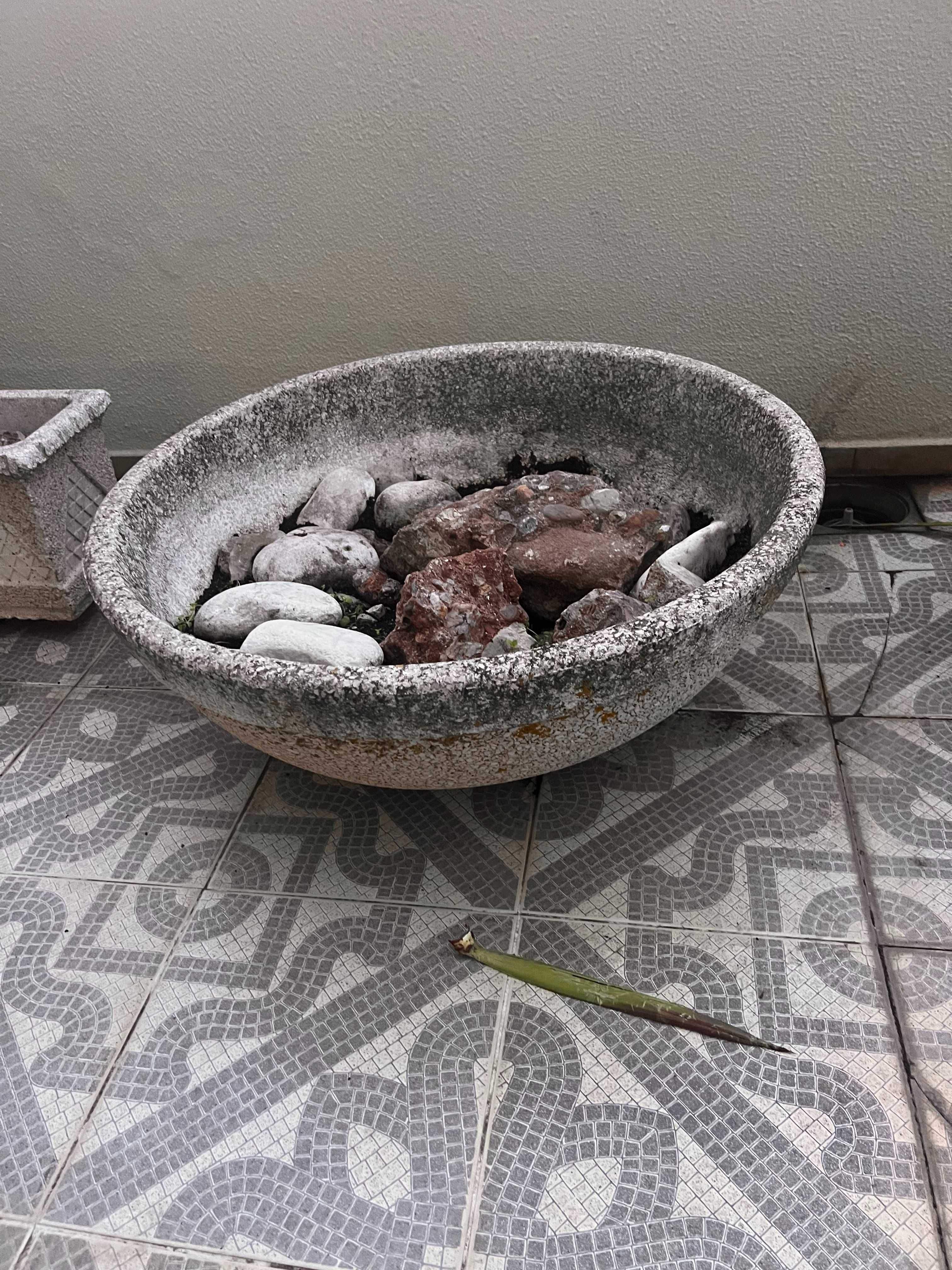 Vende se vasos em betão varios tamanhos