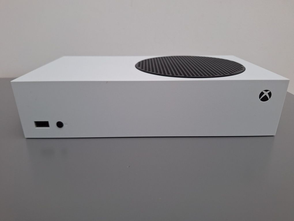 Xbox series S 512gb com 2 comandos