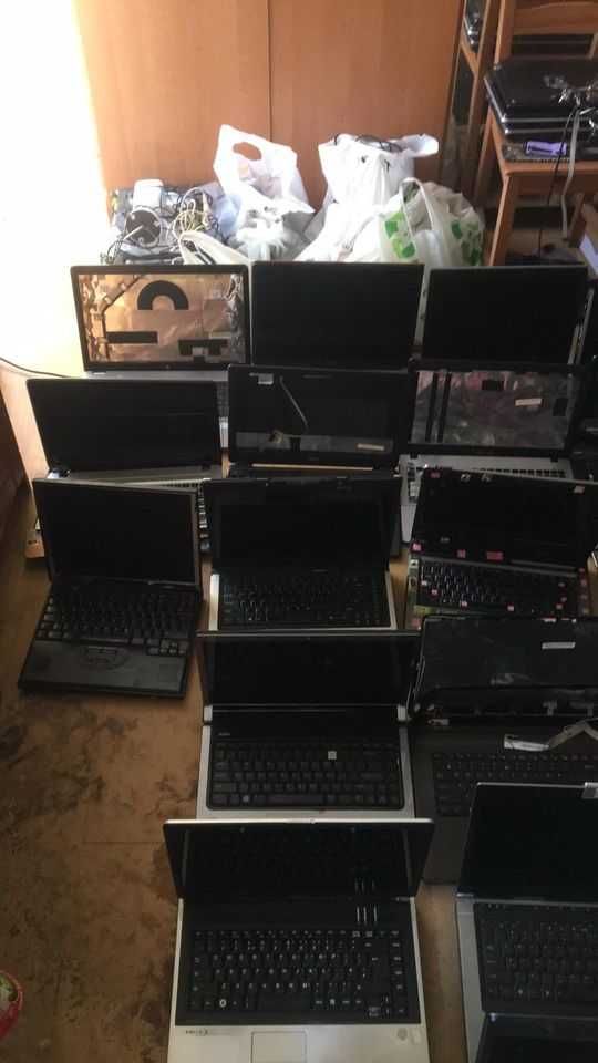 Sprzedam 17 Laptopów