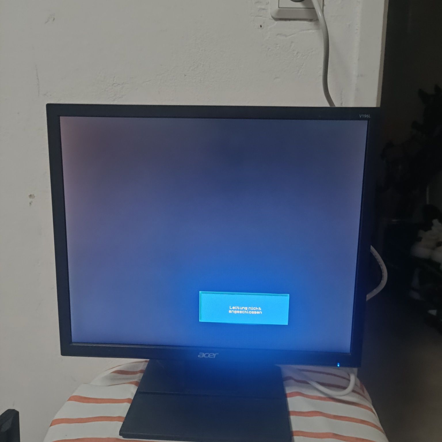 Монитор 22 дюйма фирмы Acer