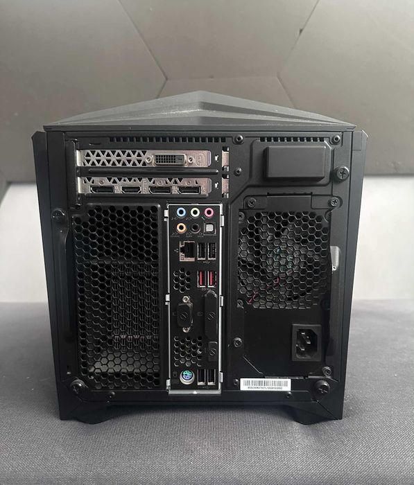 Komputer stacjonarny Lenovo