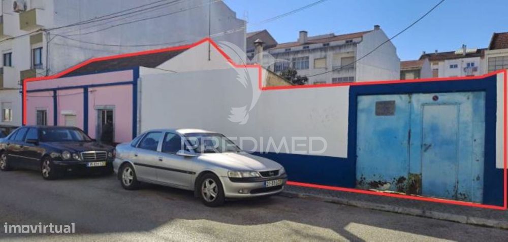 Moradia com 463m2 de área de terreno  - Baixa da Banheira