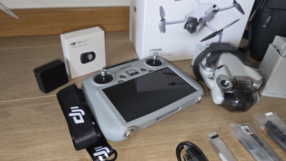 DRONE DJI MINI 4 PRO – Fly More Combo
Como novo, com garant