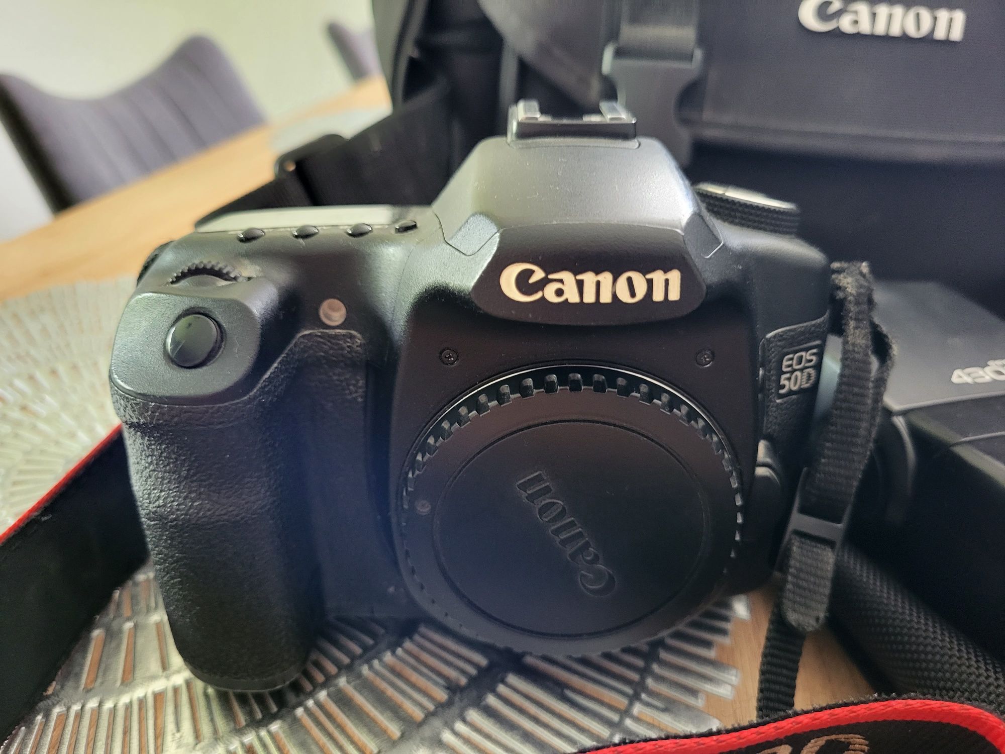 Canon Eos 50d z całym zestawem.