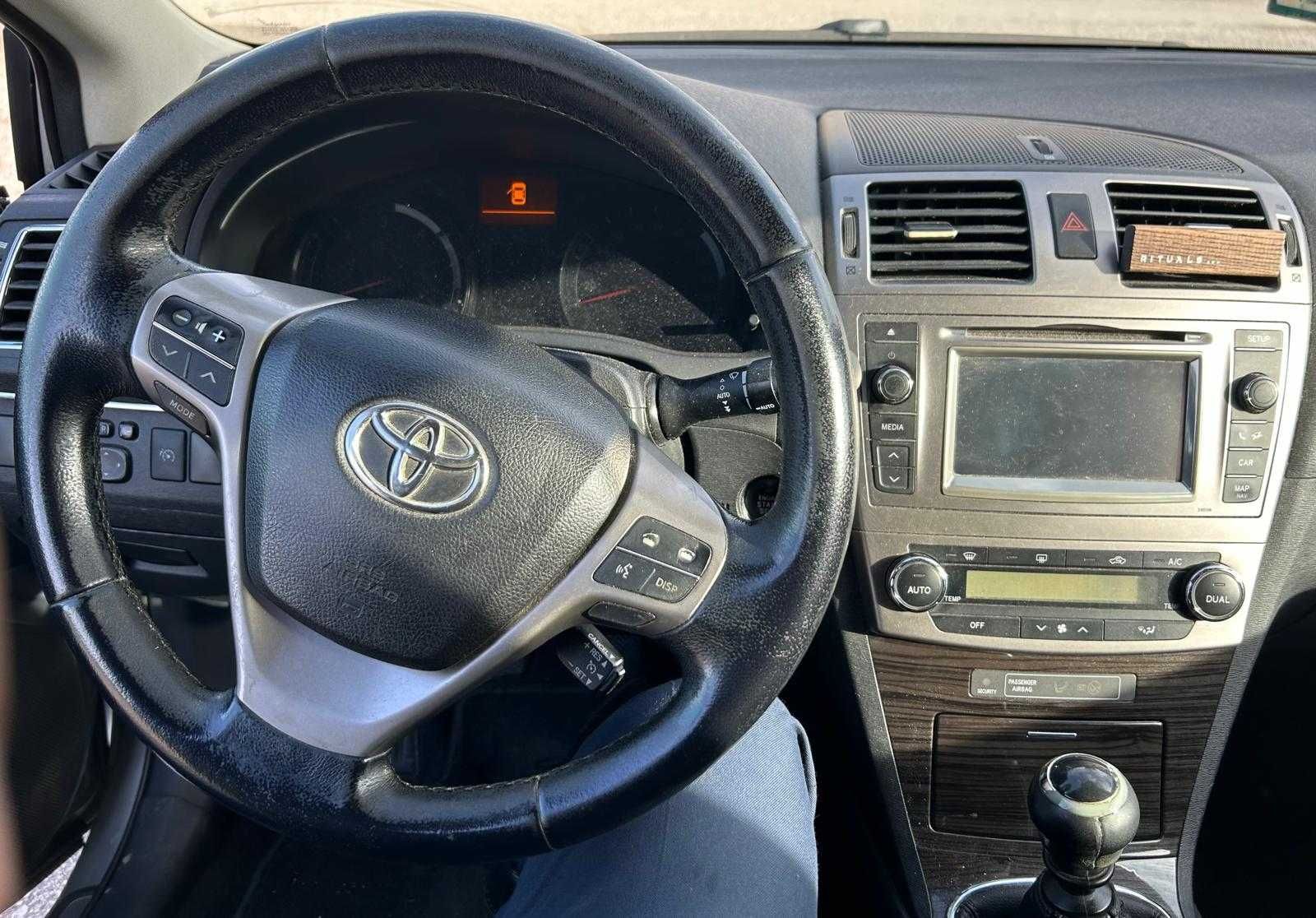 Toyota Avensis 2.0 D4D Ano 2012