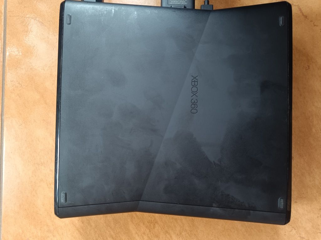 Xbox 360 + Kinect + Gry – Zestaw Gotowy do Gry!