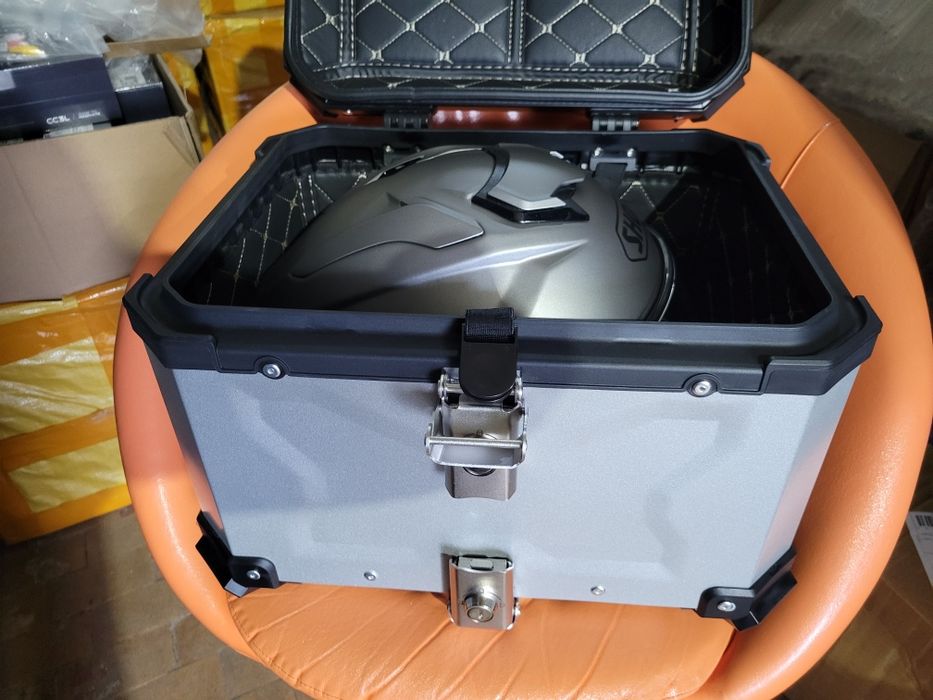 Кофр: Алюминиевый багажник для мотоцикла 45 литров