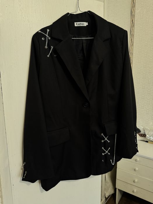 Черный пиджак оверсайз