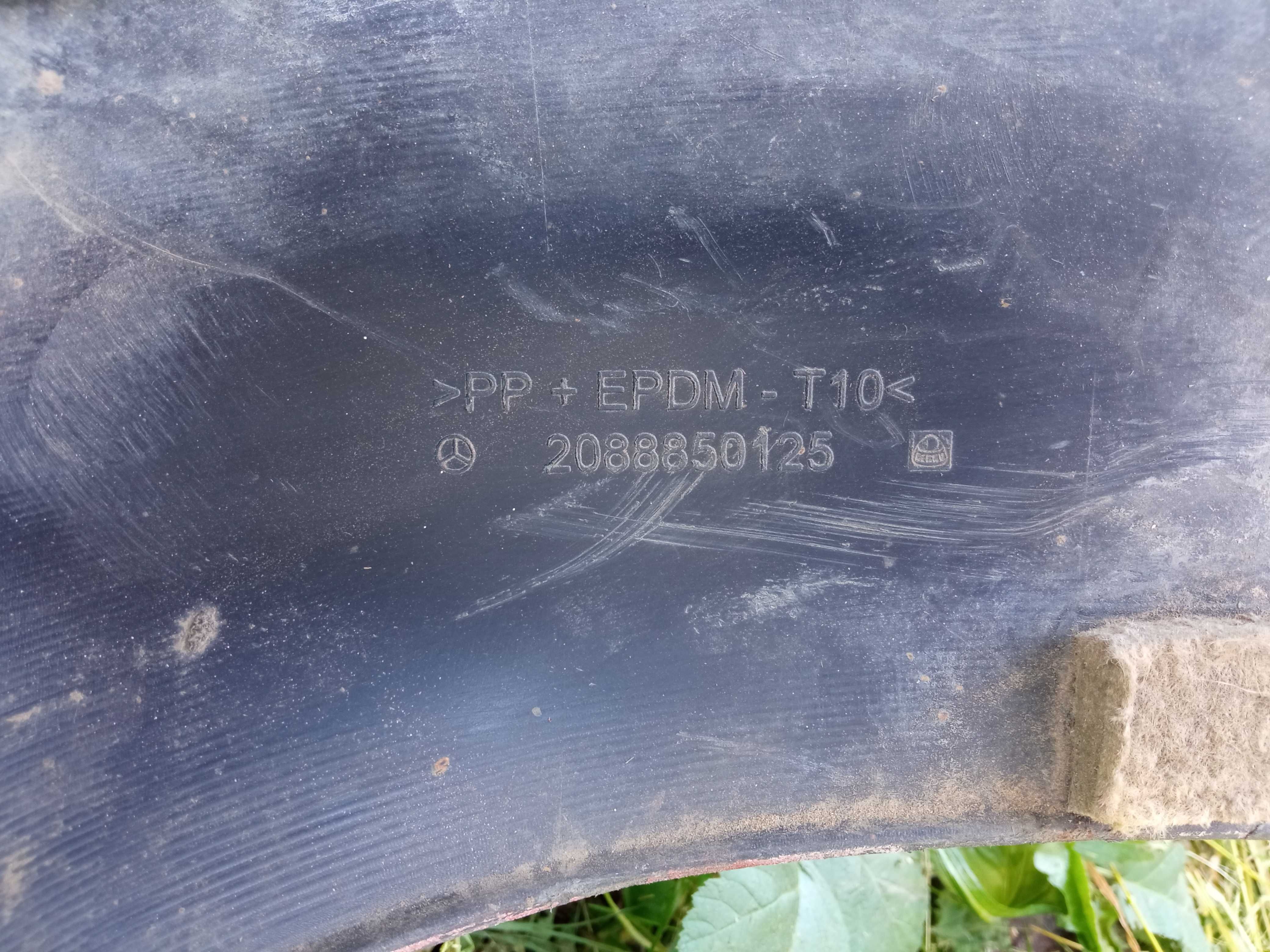 Бампер задній задний Mercedes CLK W208 2088850125 Мерседес Авторозбор