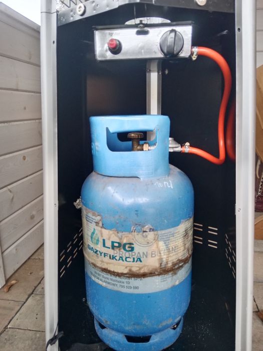 Promiennik , lampa ogrodowa lub tarasowa gazowa