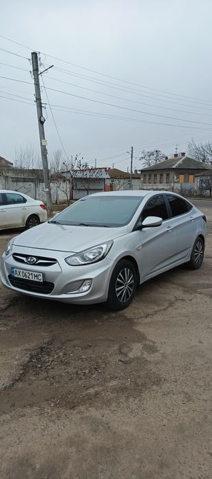 Авто в аренду Пежо 301 газ/бензин, Хендай Акцент газ/бензин, автомат.