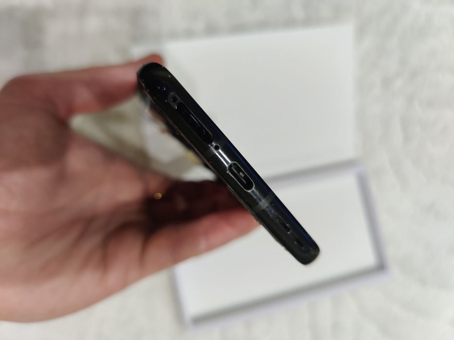 Материнська плата Oneplus 8 pro 5g. 8/128gb.