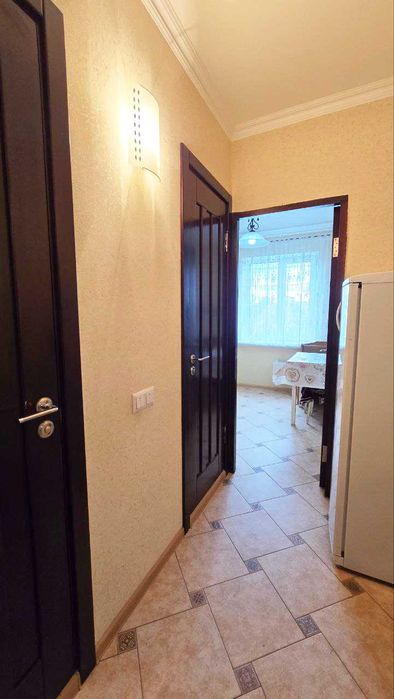 Продається 4-кімнатна квартира на вул. Земська, Сертифікат