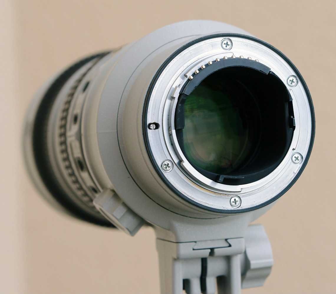 Nikon ED AF-S VR Nikkor 70-200mm 2.8G
