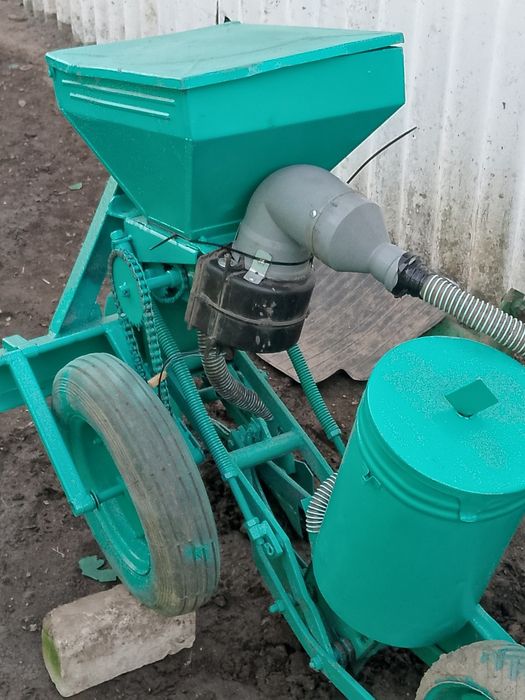Вакуумна гарбузова сівалка