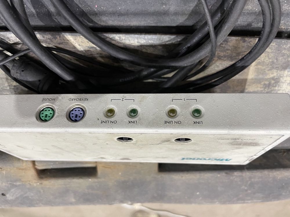 KVM switch 4 порта