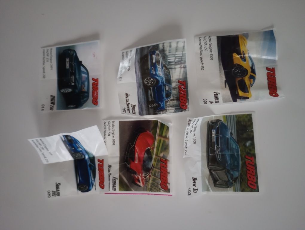 Obrazki karty samochody pojazdy gumy turbo BMW,Ferrari kolekcjonerskie