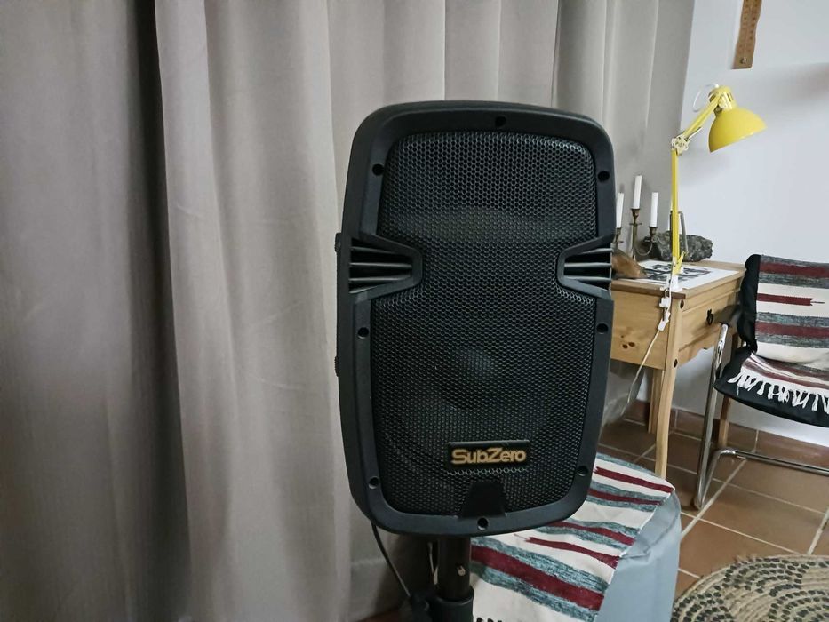 Coluna - SubZero P8A Caixa Acústica Ativa / com tripé