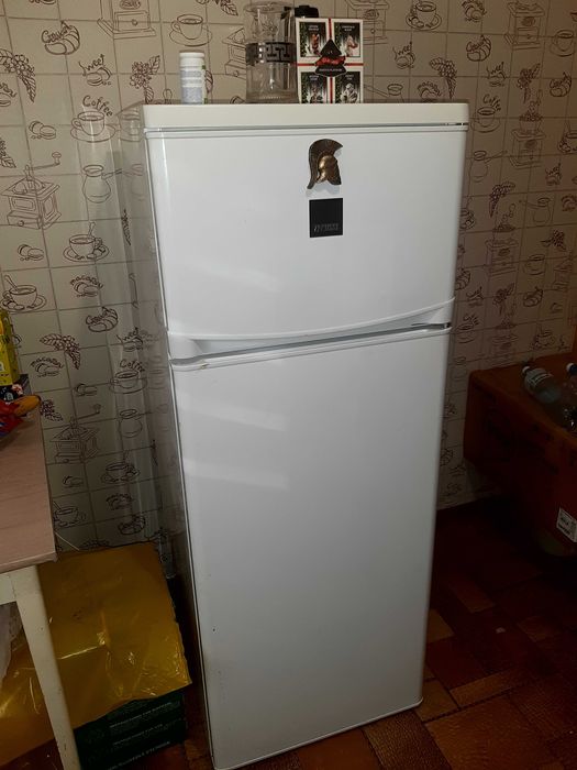 Холодильник Zanussi