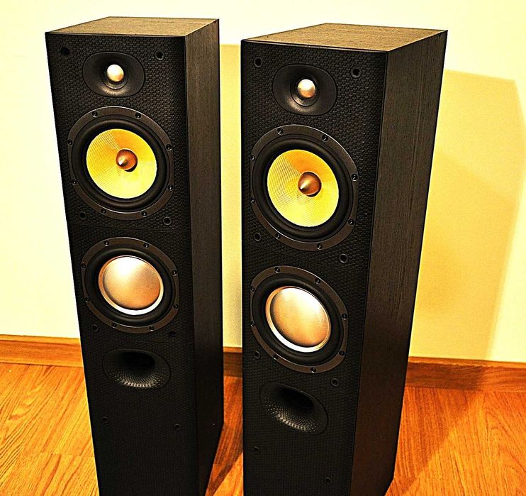 Colunas B&W 603 S3 150 W c/ novas um must em audiofilia