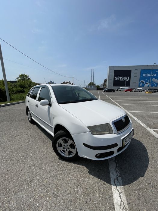 Продам Skoda Fabia 1,4 (газ/бензин), комплект резини в подарунок
