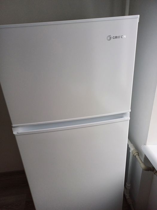 Продам холодильник Grifon