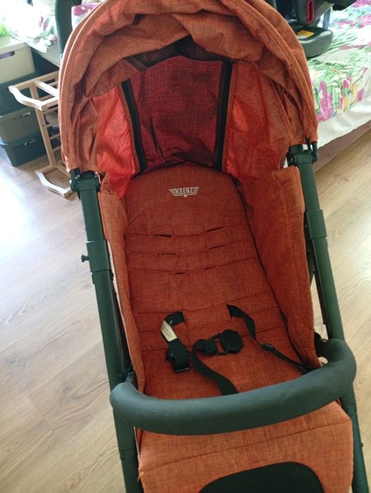 Коляска прогулочная