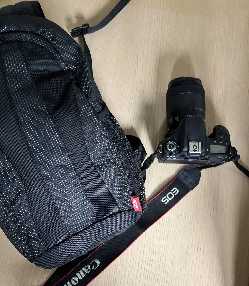 Vendo Canon EOS 77 D