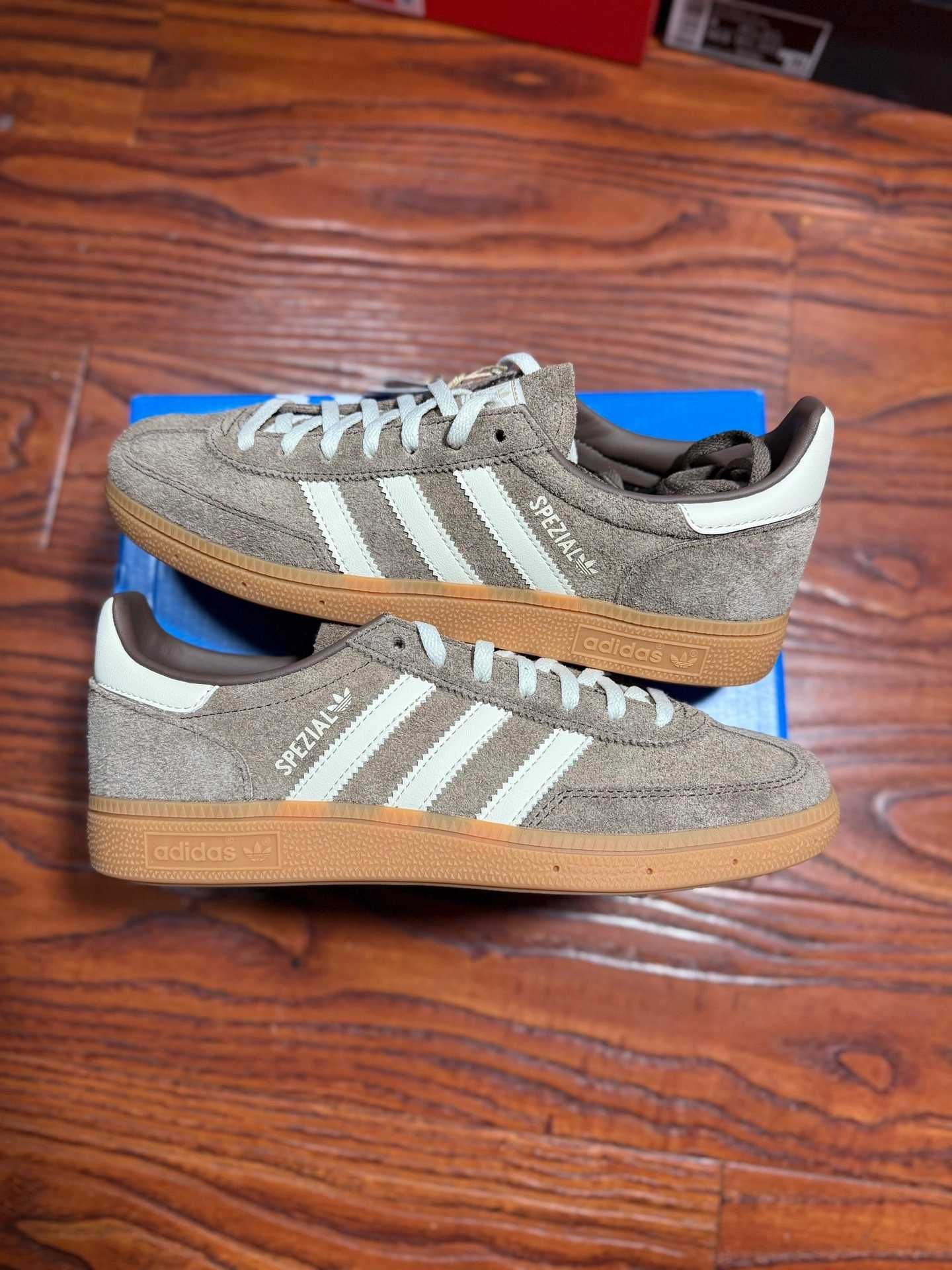 buty Espadryle adidas HandballSpezial brown Espadryle R.39