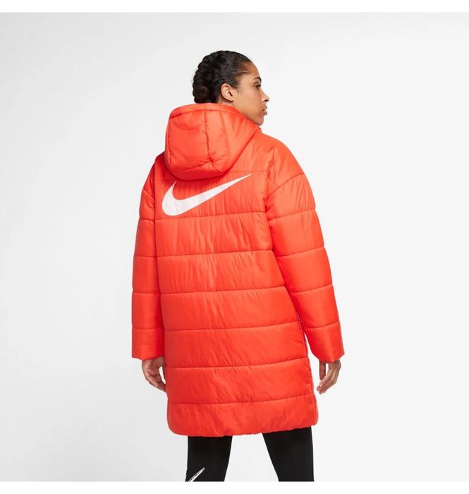 Пуховик жіночий Nike W Nsw Tf Rpl Classic Hd Red DJ6999-673